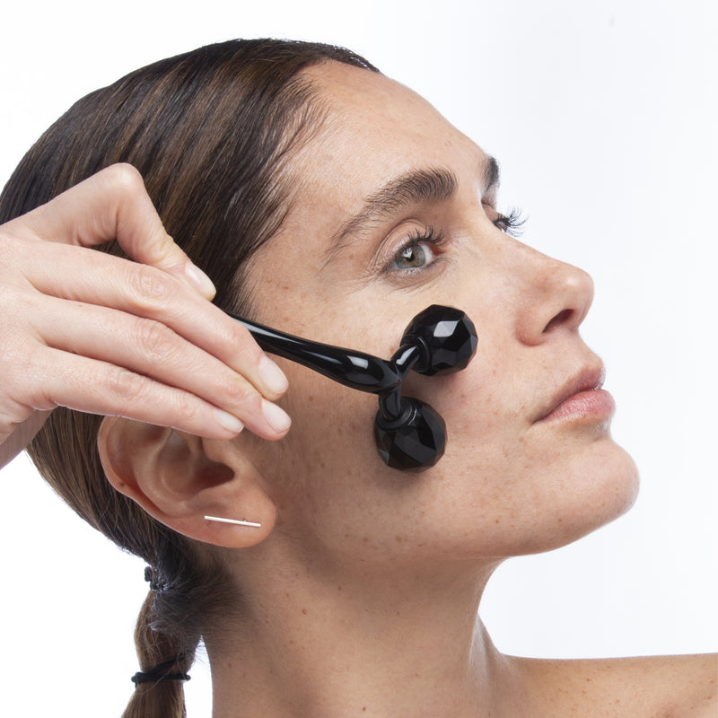 Comfort Zone: SKIN REGIMEN LX DOUBLE HEADED FACE ROLLER <p>Dual-Headed Black Jade Tool</p>
-1.jpg
